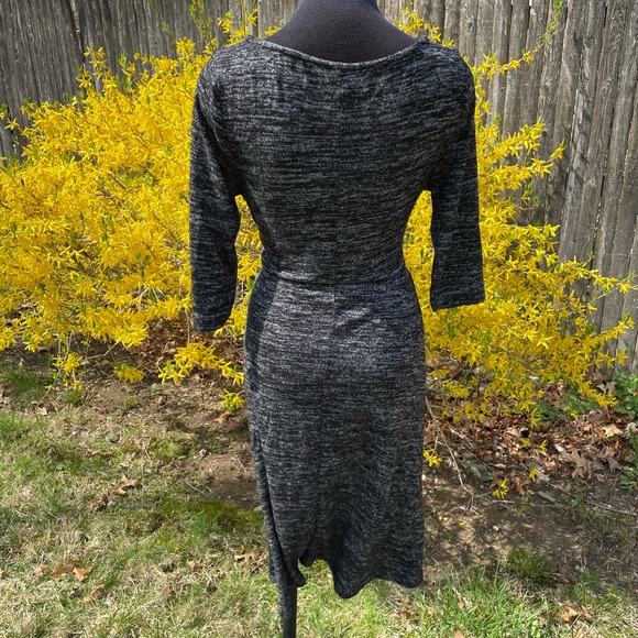 Front tie Maternity dress EUC!! - Picture 3 of 6